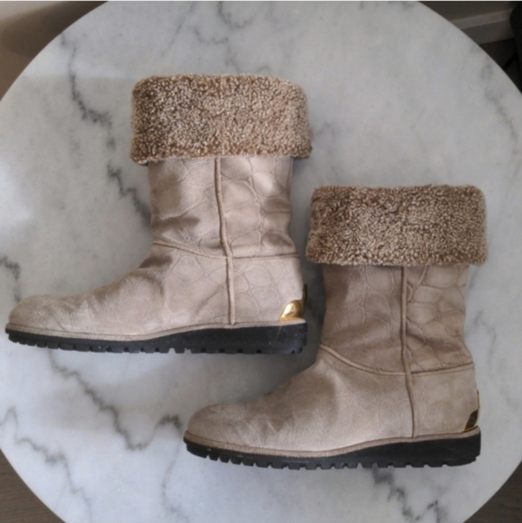 Designer Stuart Weitzman natural suede and fur winter boots, size 7 - Picture 3 of 12